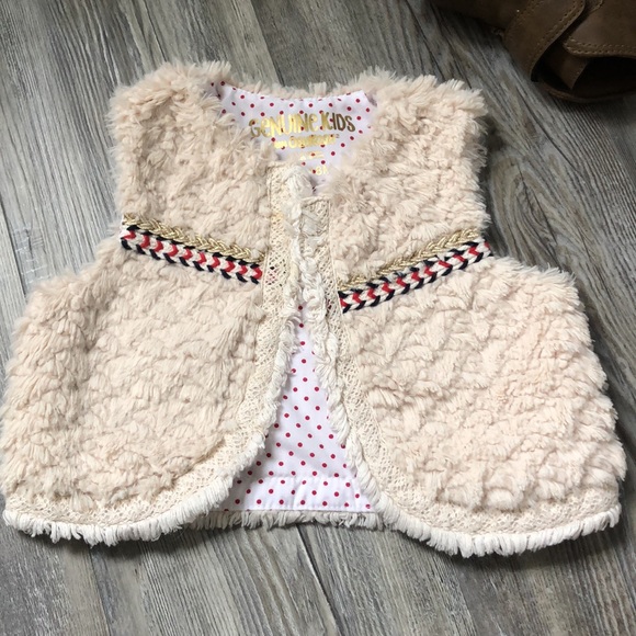 GENUINE KIDS  from OSHKOSH Fuzzy Vest size 12m-18m - Picture 2 of 9